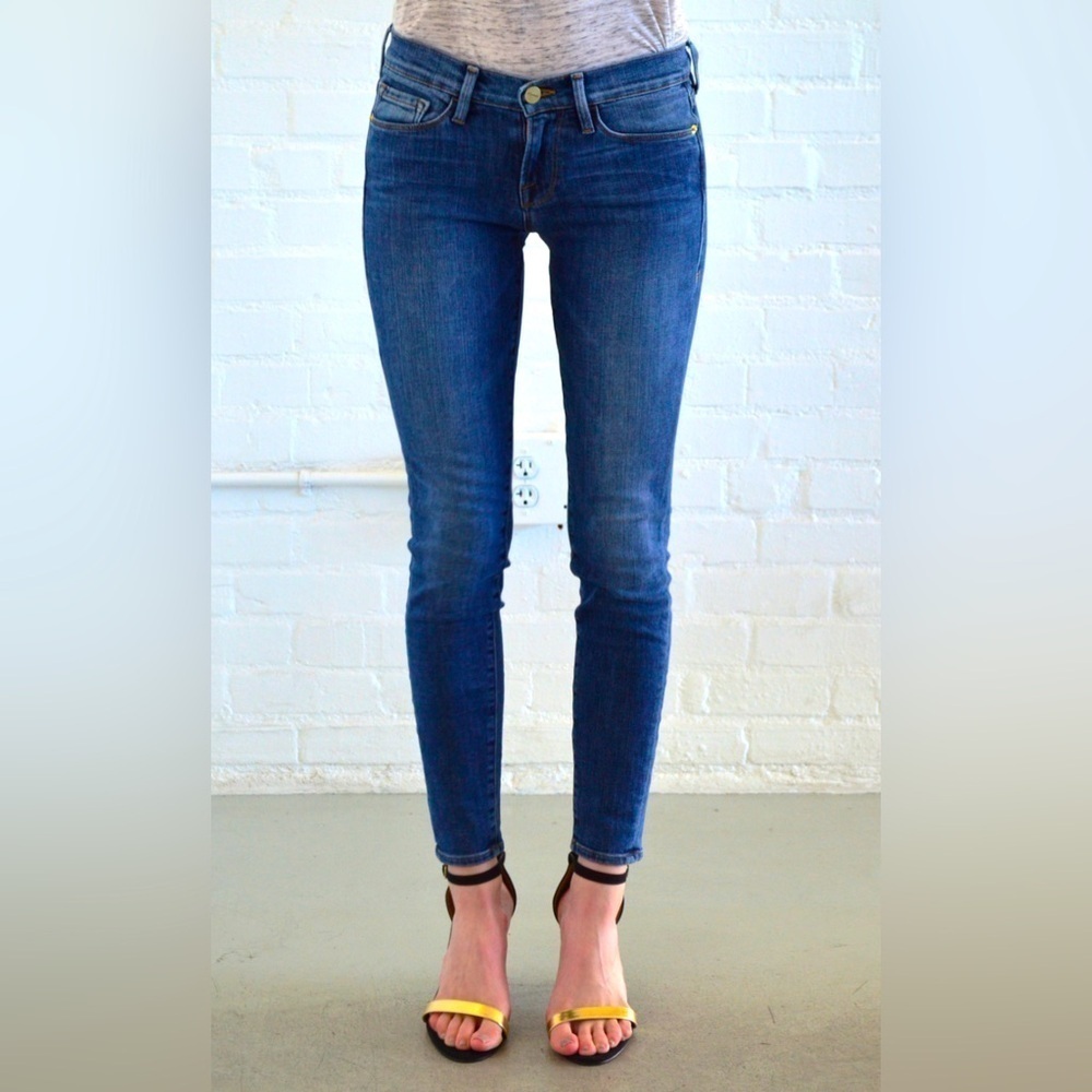 FRAME Le Skinny De Jeanne Kingslane 28